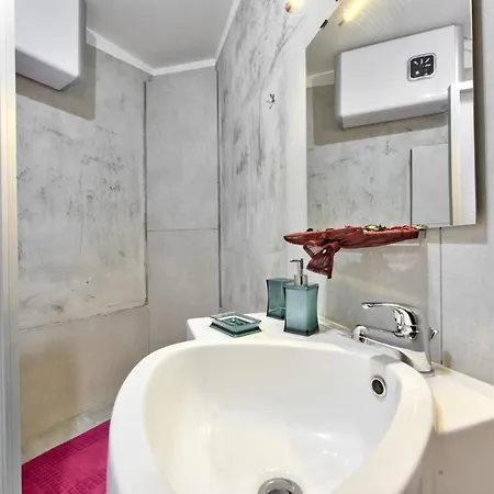 Two Bedroom Διαμέρισμα *